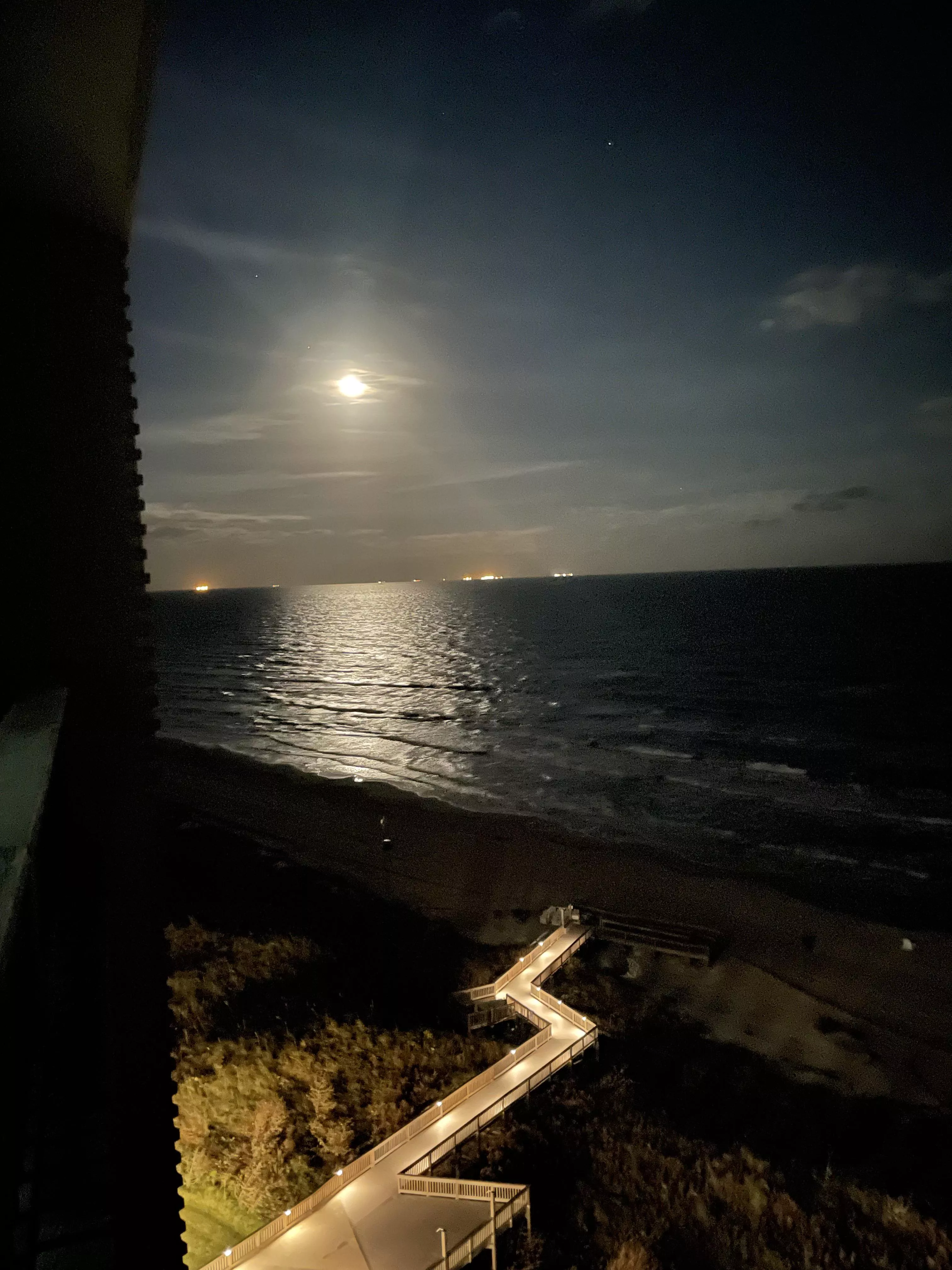 Any women into male Prostate Play [m]