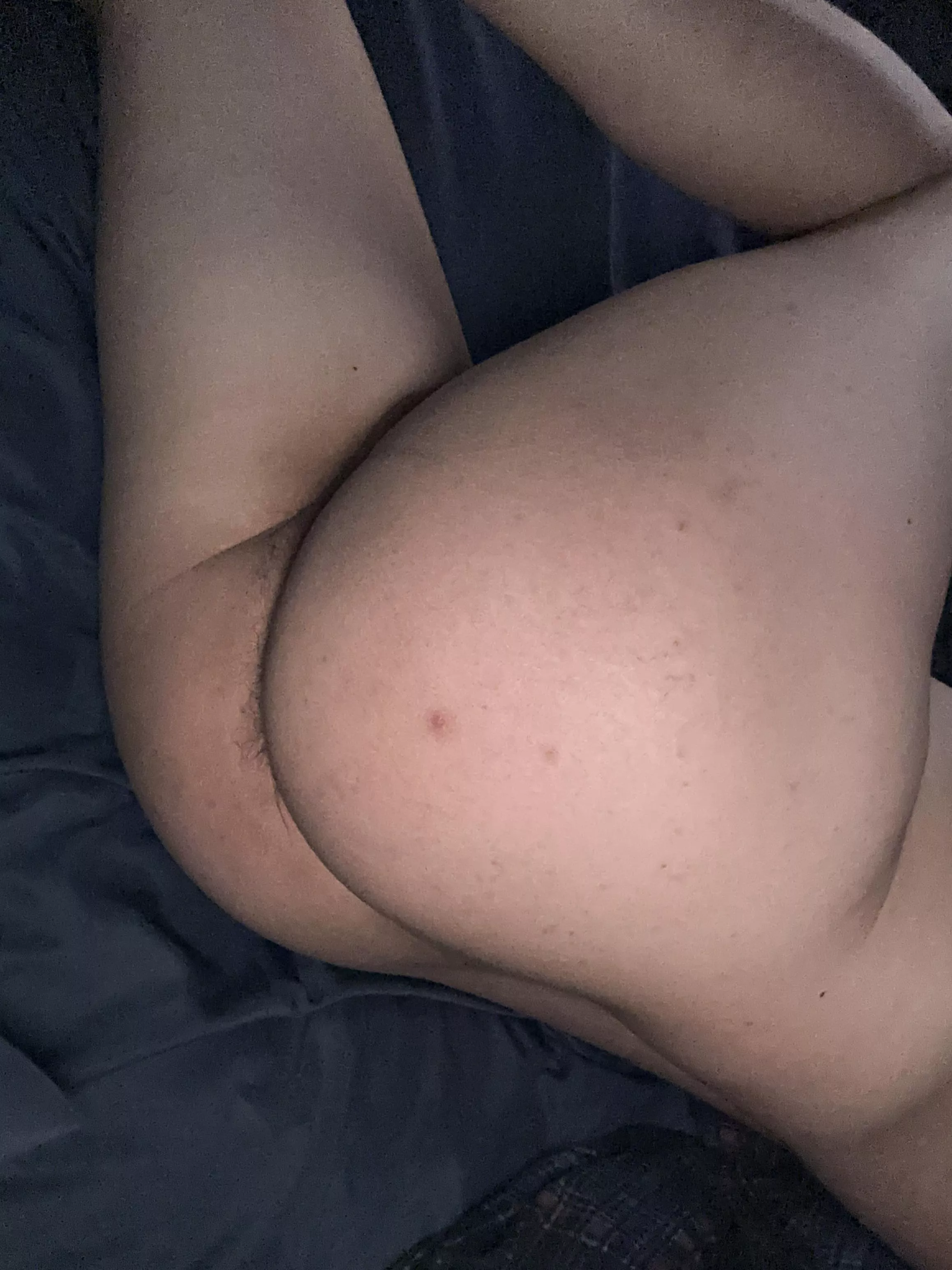 Anyone horny and looking to get a bj or fuck some juicy ass? 😈😈 27M Asian, downtown area