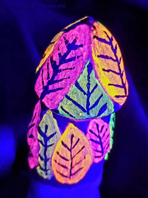 Beautiful fall leaves! Appropriate for November! 🍁