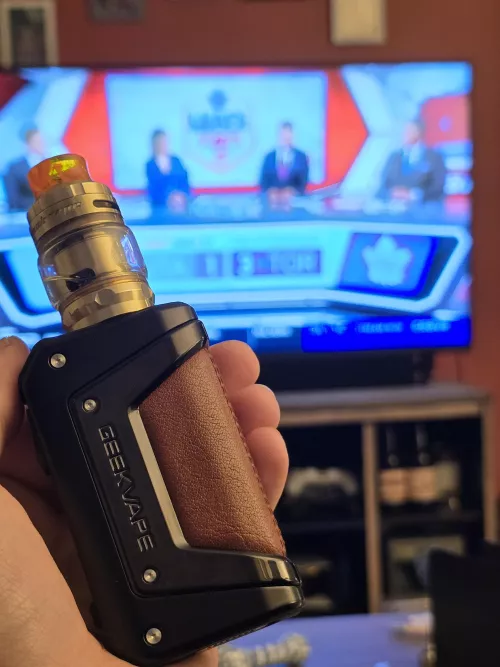 Been awhile. Hockey game handcheck, the classic Geekvape L200