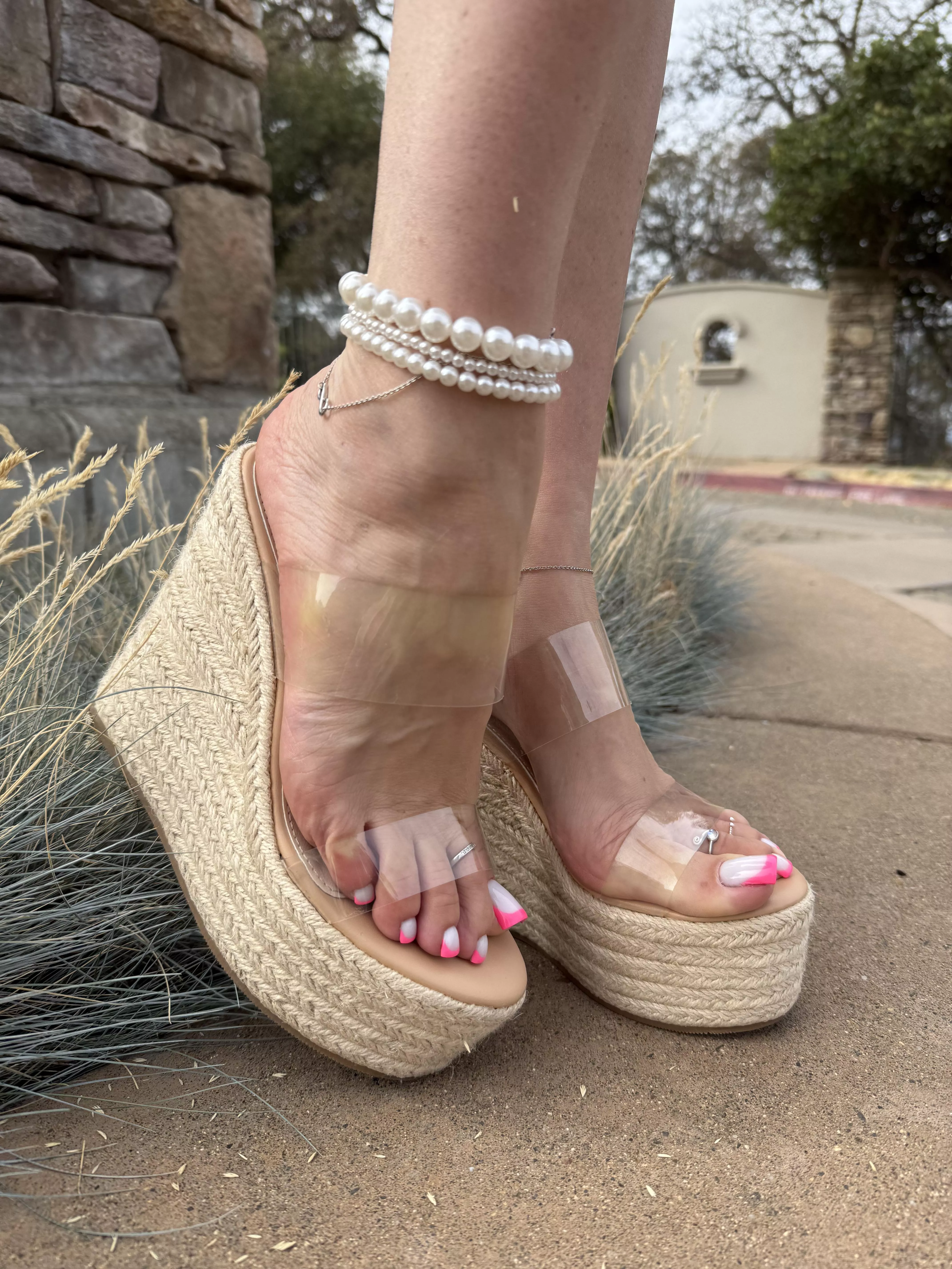 Could you imagine to see so sexy wedges on me? 😍