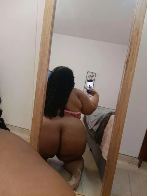 do fat milfs with huge asses makes your boner hard?