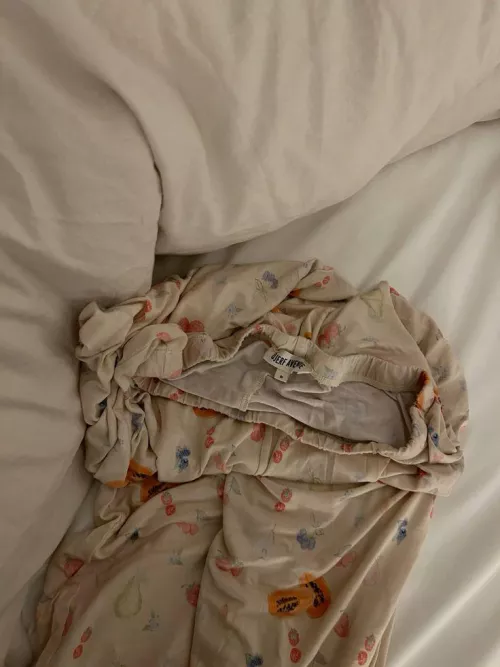 Do you like masturbating with your friends' pajamas like me? 🦔🧸🎈