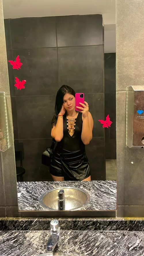 Hey there! New in Txs, please don't send any weird stuff to my DMs just introduce yourself