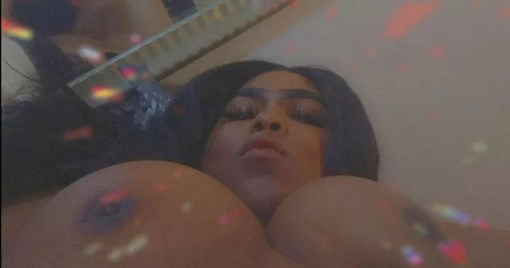 Hit me up who wants to nut on my teen tits first?SATX