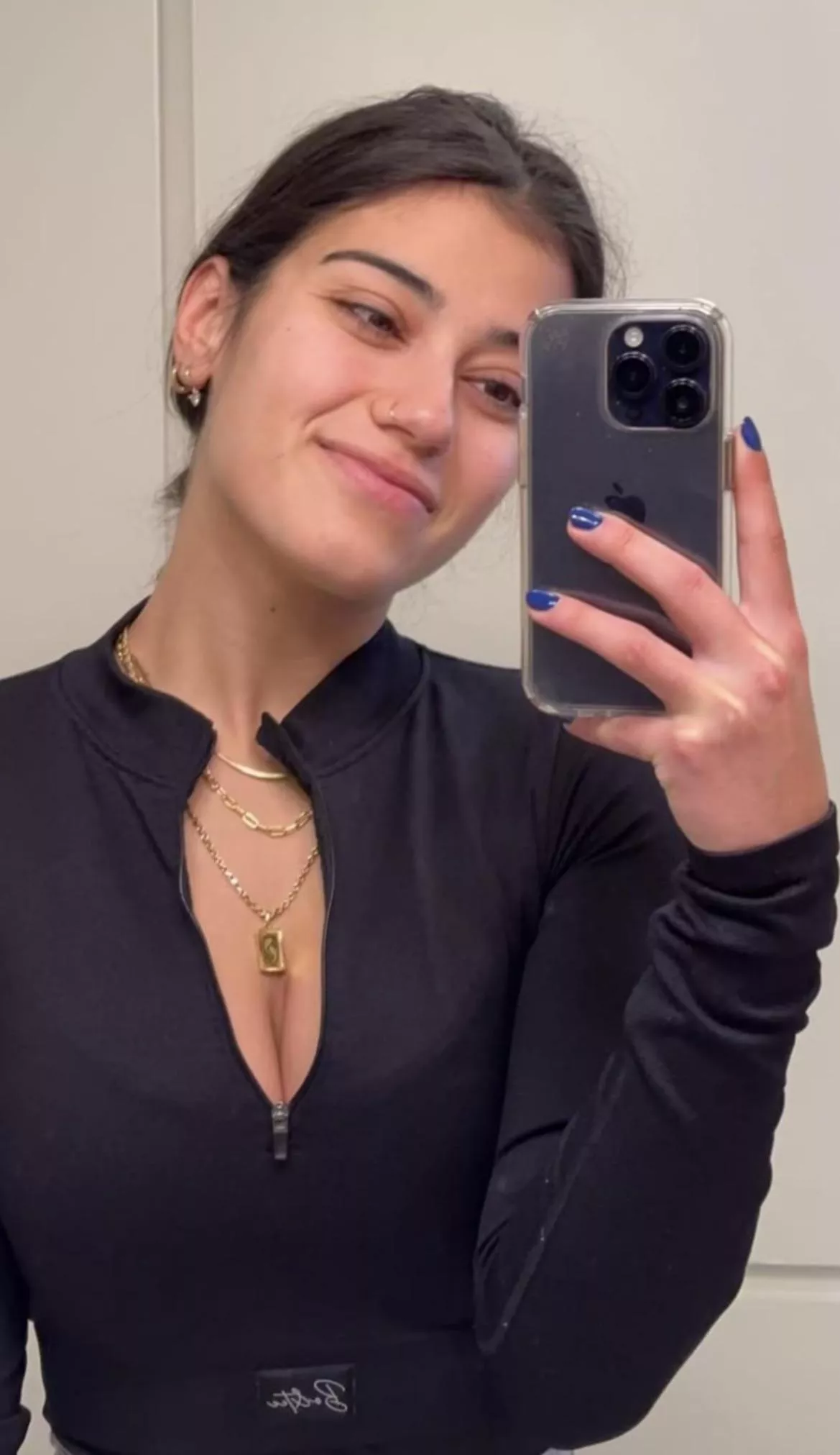 Hmu if you wanna talk about mommy 😩