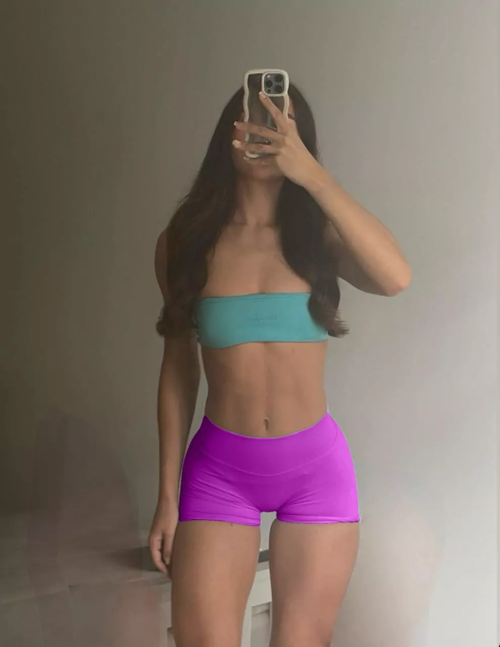 How many sets till you can’t stop staring? 🤭