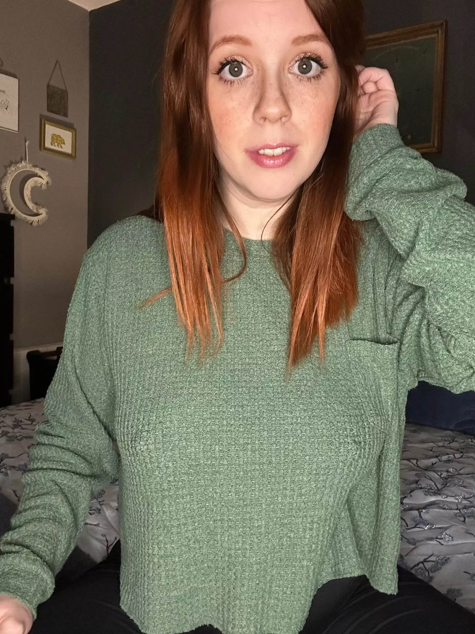 I hope you like girls with red hair and freckles (F)