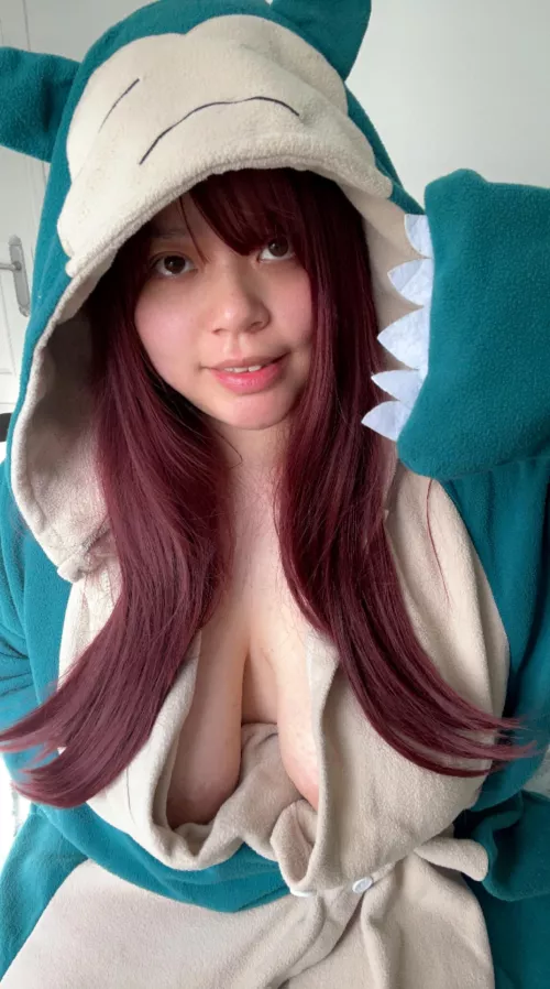 I love my comfy Snorlax onesie