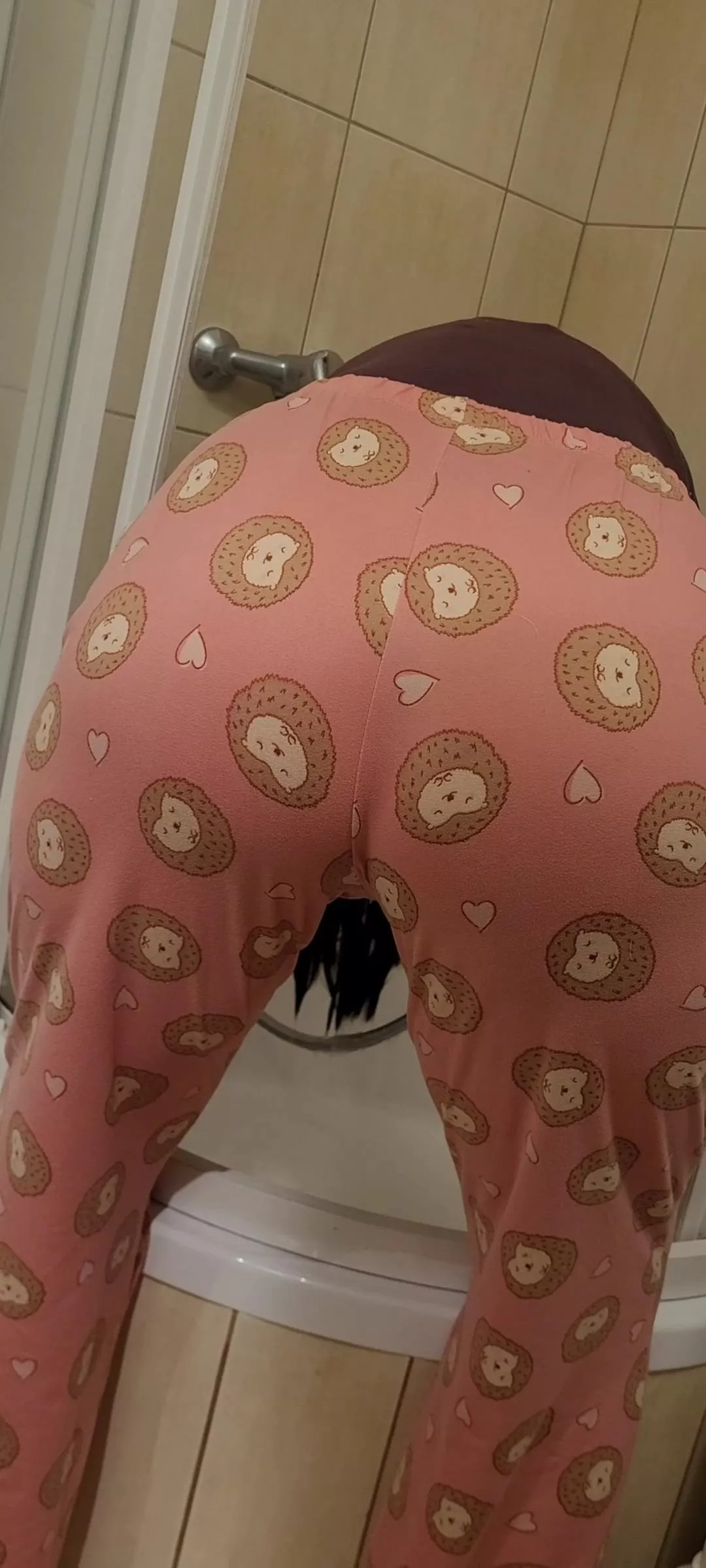 I would fuck dog, making a hole in her wet pajama pants🦔🎈