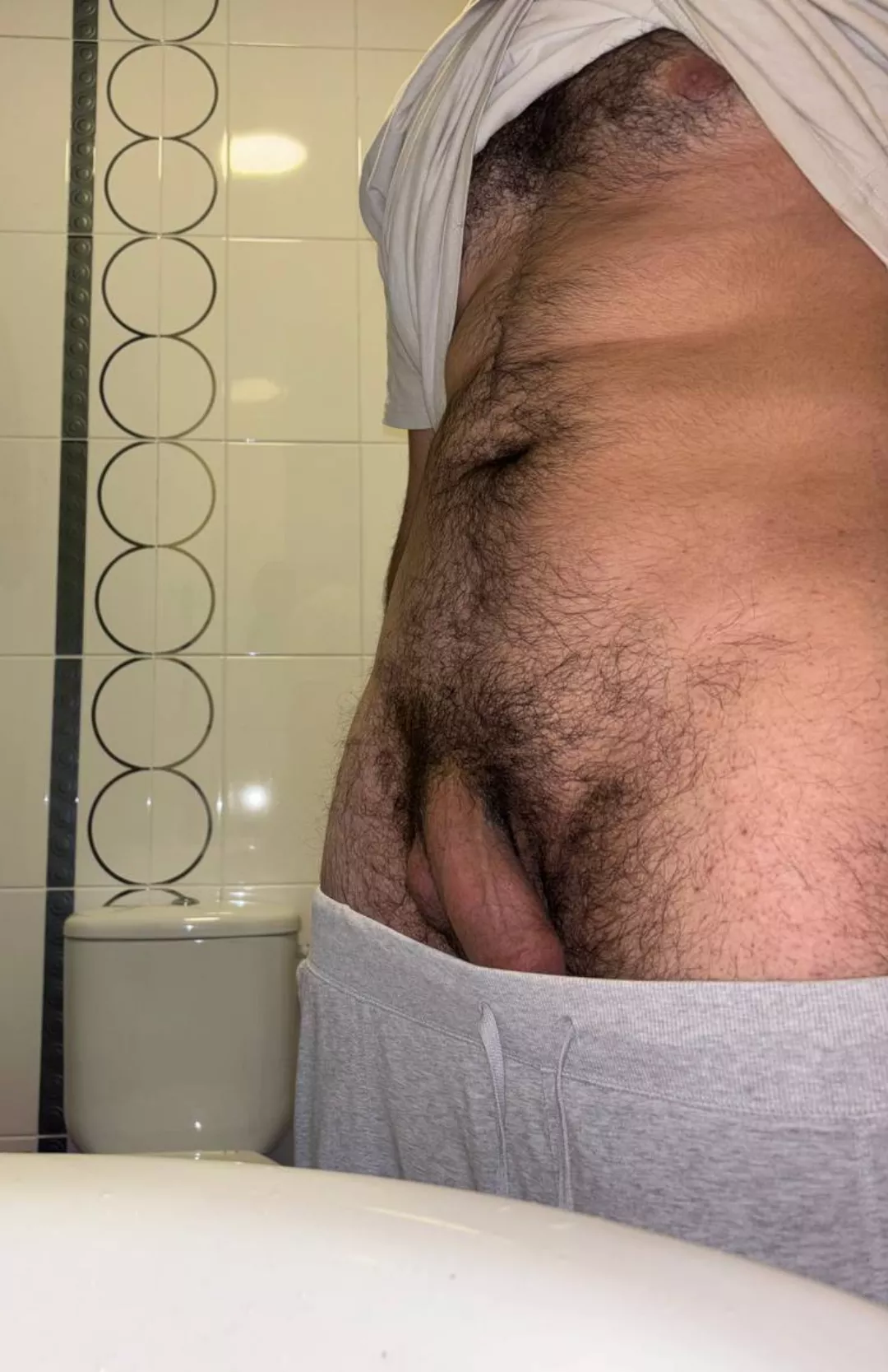 Jordanian hairy top 23 years 190 cm
