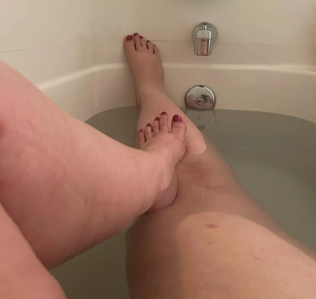 Just found this page. 😈 Do we have worshippers in here? Say hello 😘