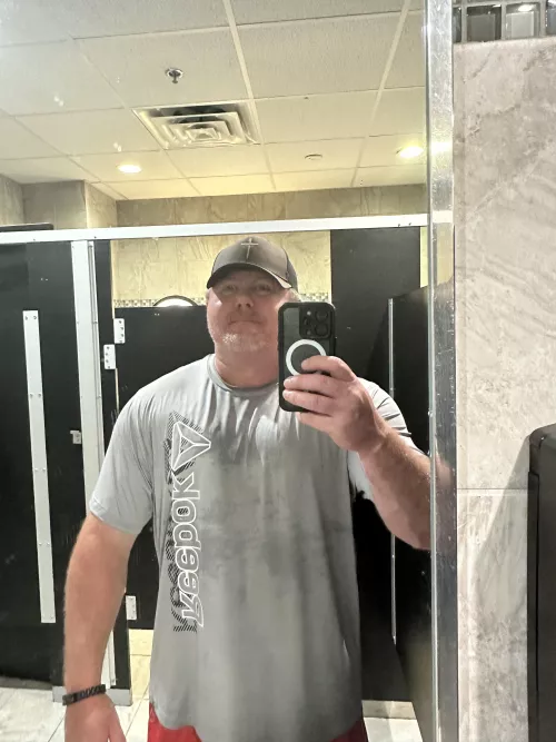 Looking in Albany or surrounding areas for a female or male/female couple M4F or M4MF