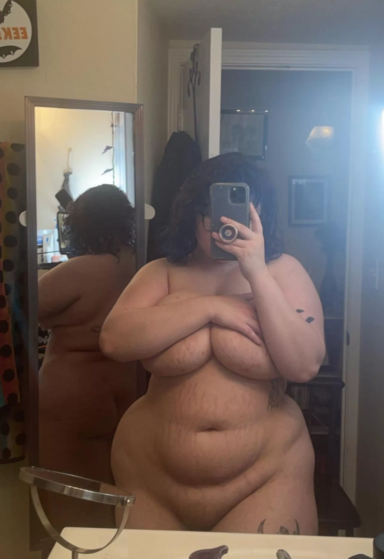 Post hair dyeing pic! But the hair is likely not the focal point 😂