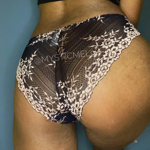 [selling] Happy Sunday Funday! Book your wear now! [pty] 👙🍑