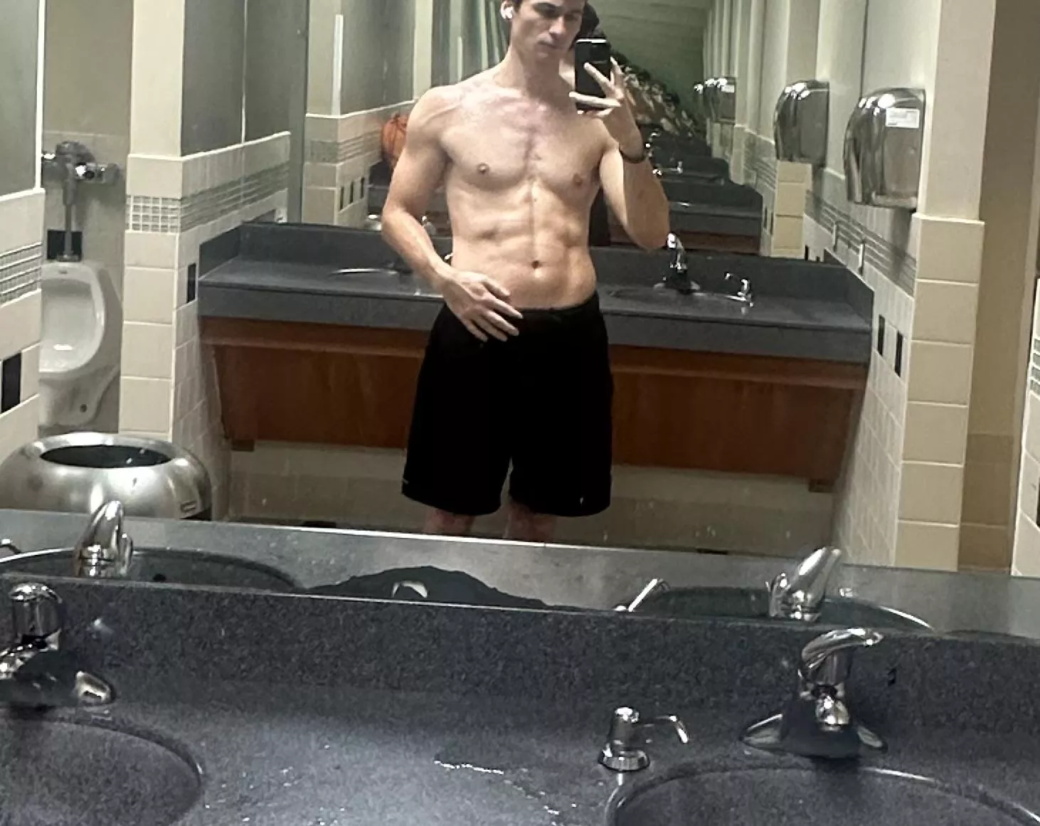 Training abs as you cut? How to get abs popping more? Down to 161 lbs 182cm