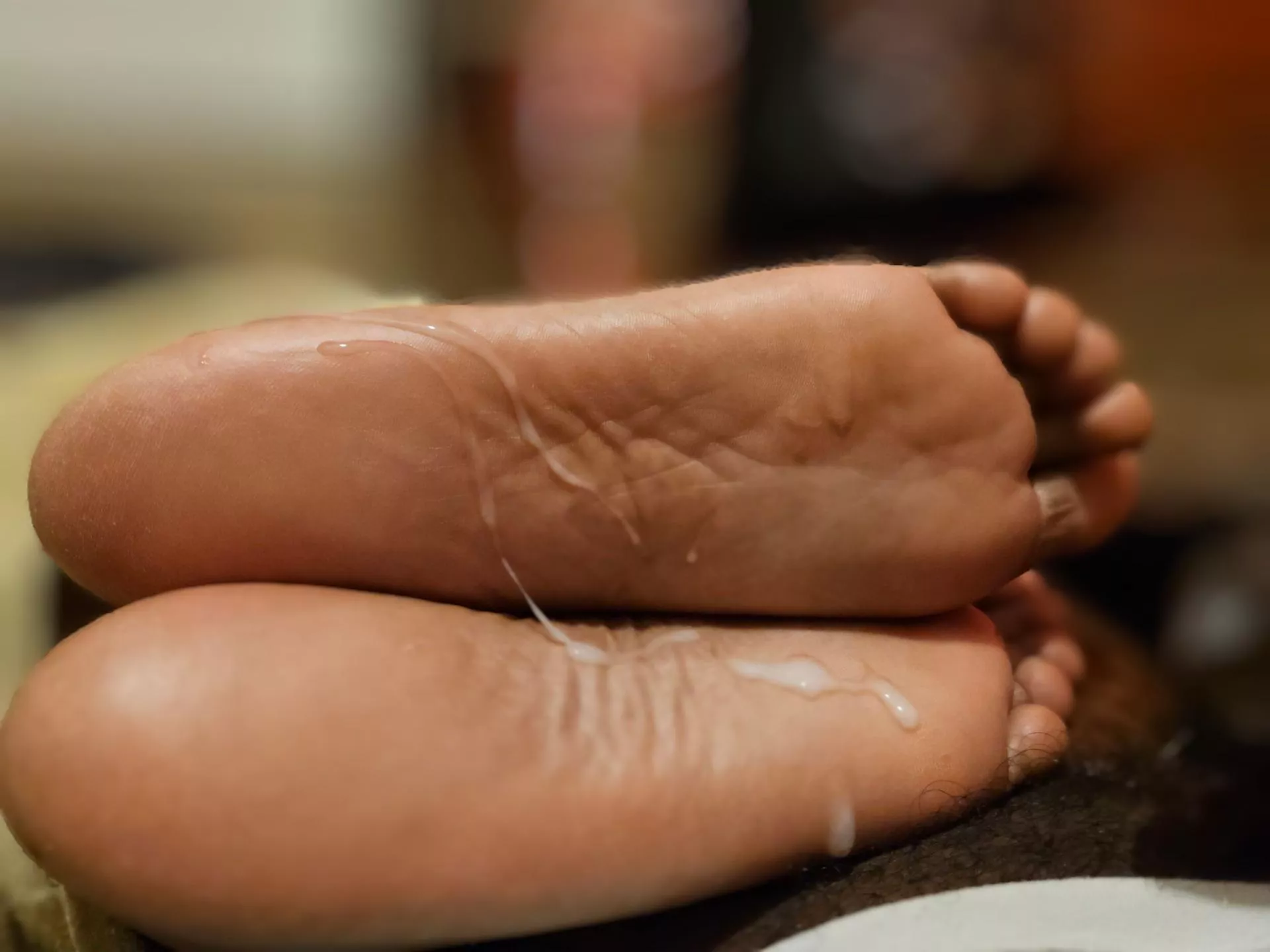 What do you guys think of my gf's cum covered soles 💦