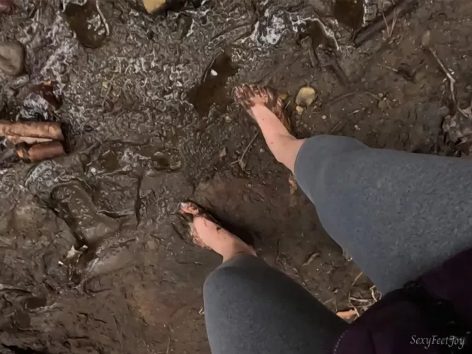 Who loves sexy feet in nature?