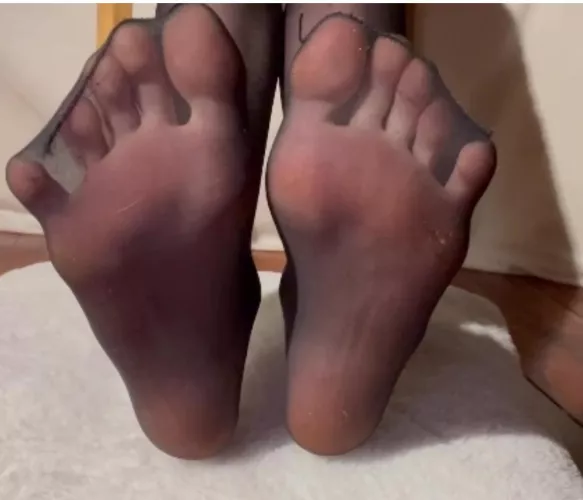 Will you come on my soles?☺️