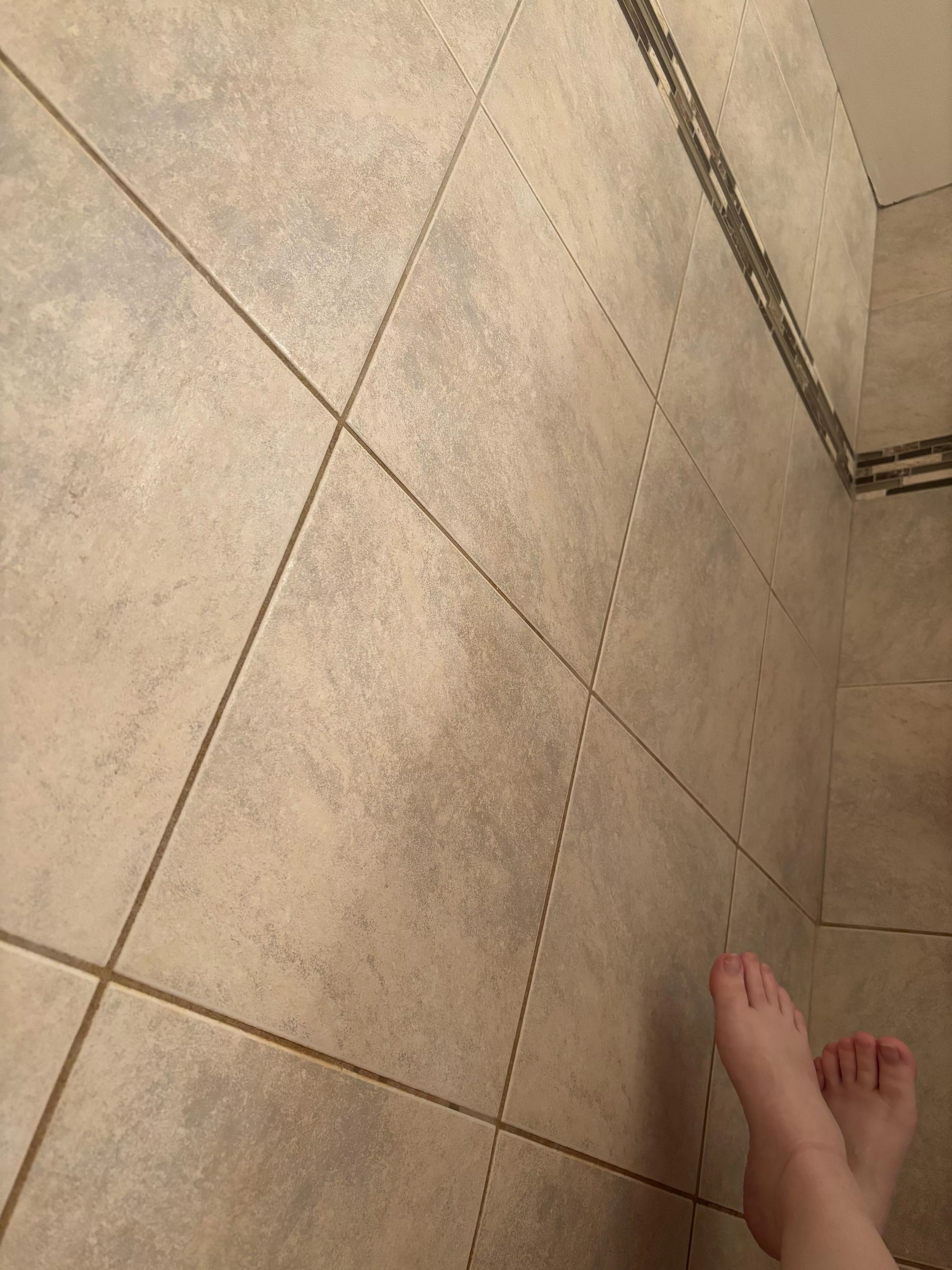worship my feet in the bath?🤭🤍🫧