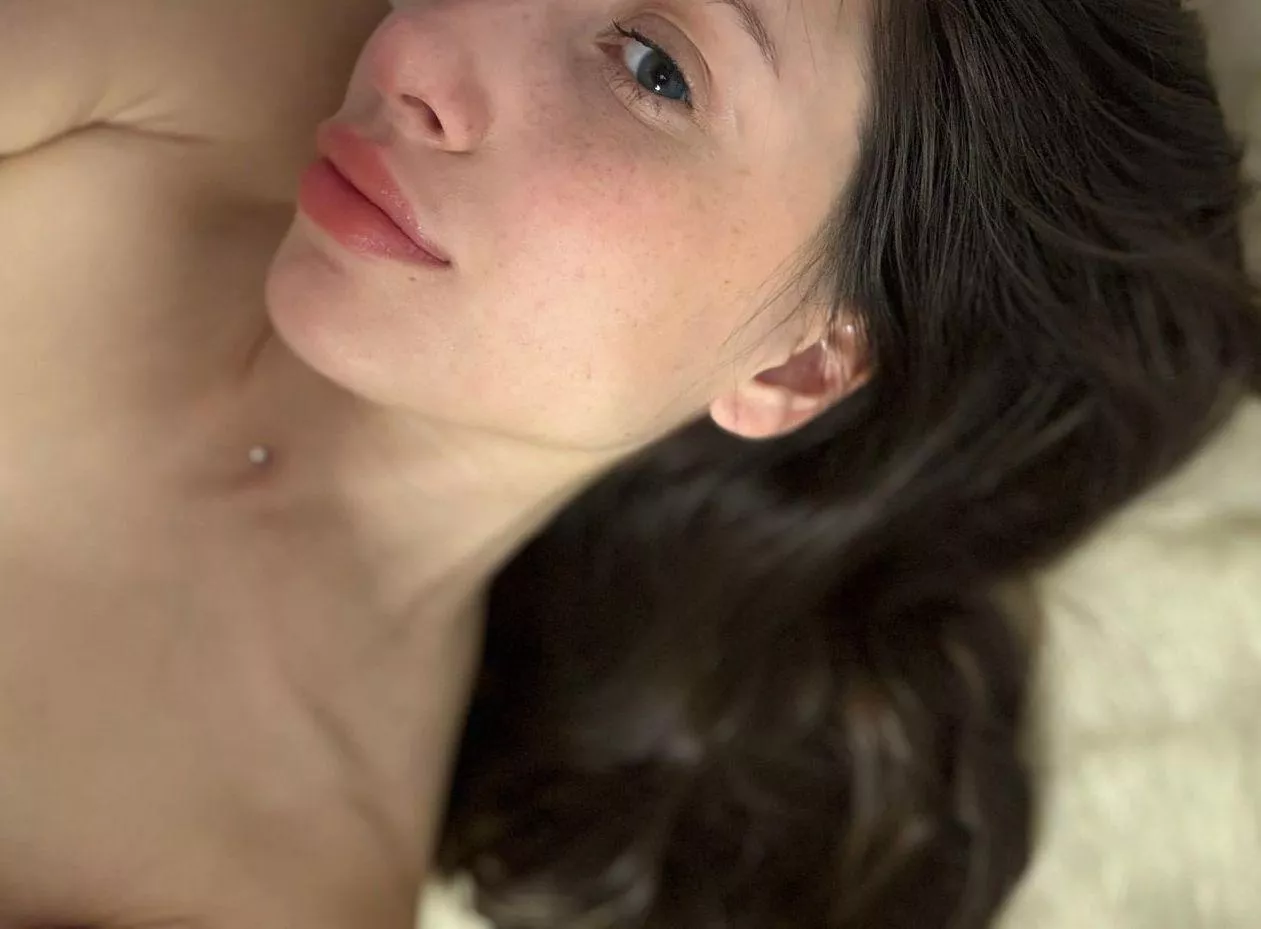 Your food is getting cold, baby.