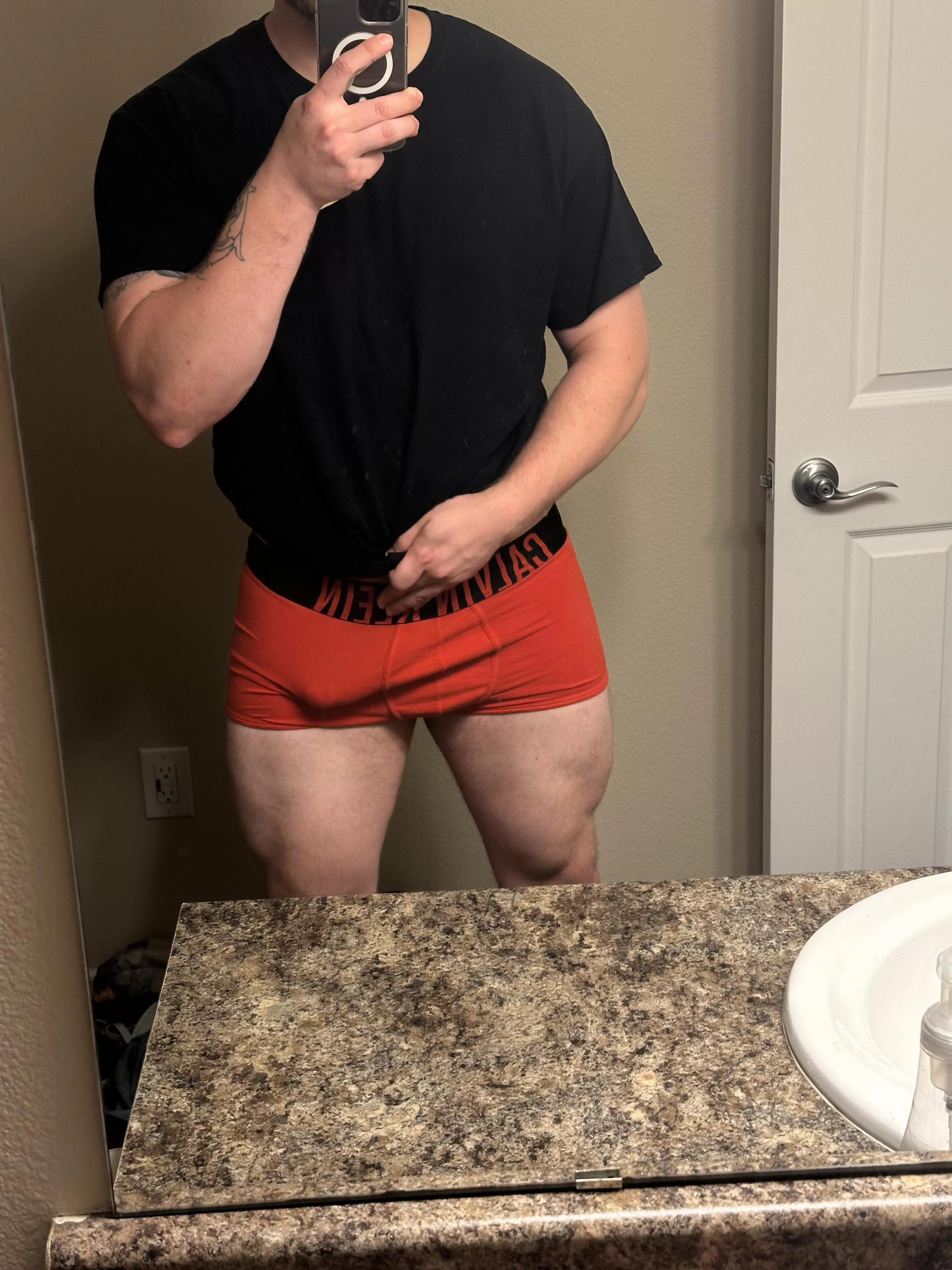 30[M4F] looking for a FWB