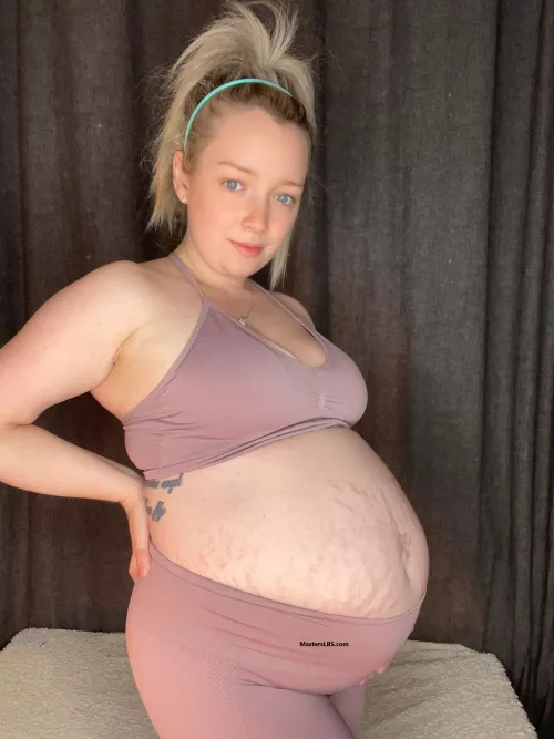 4’7 and absolutely huge! 21 weeks 