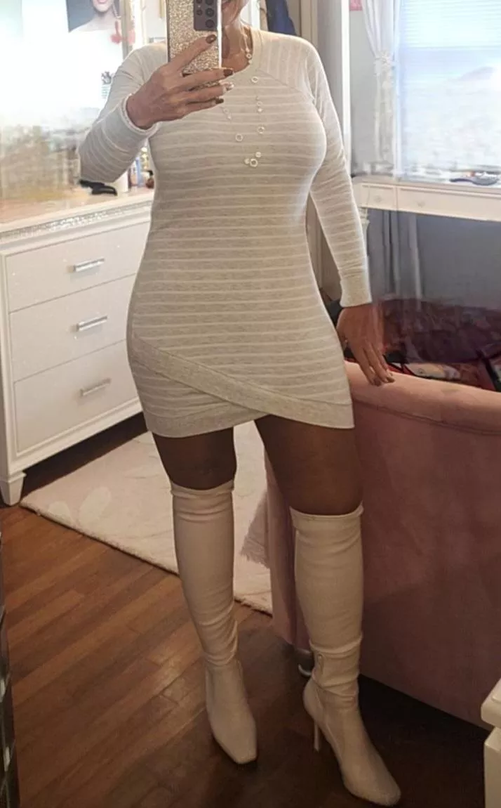(54F) Guess who looks sexy in her white boots, grandma does
