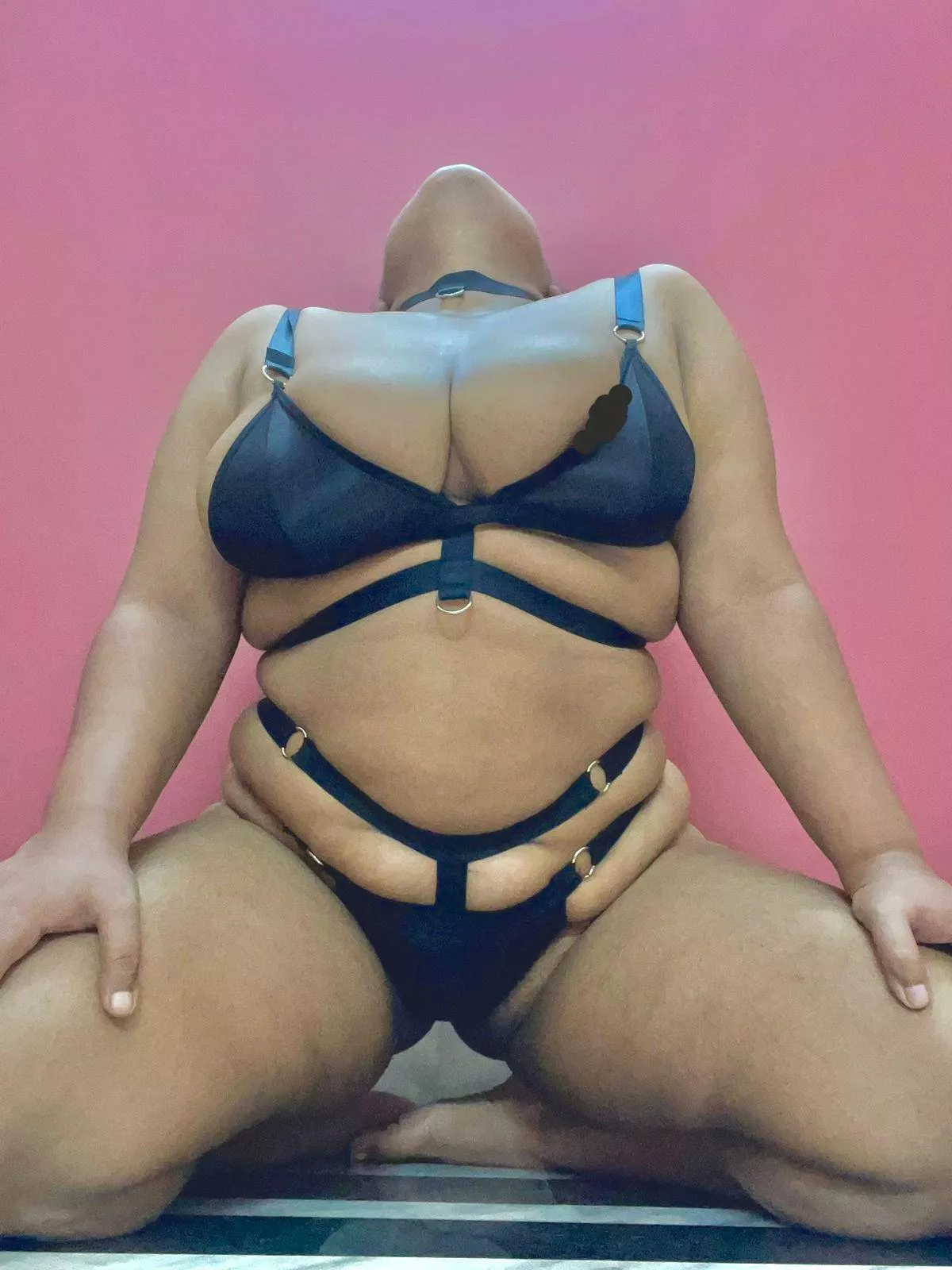 A Muse in Search of Her Patron 🌹