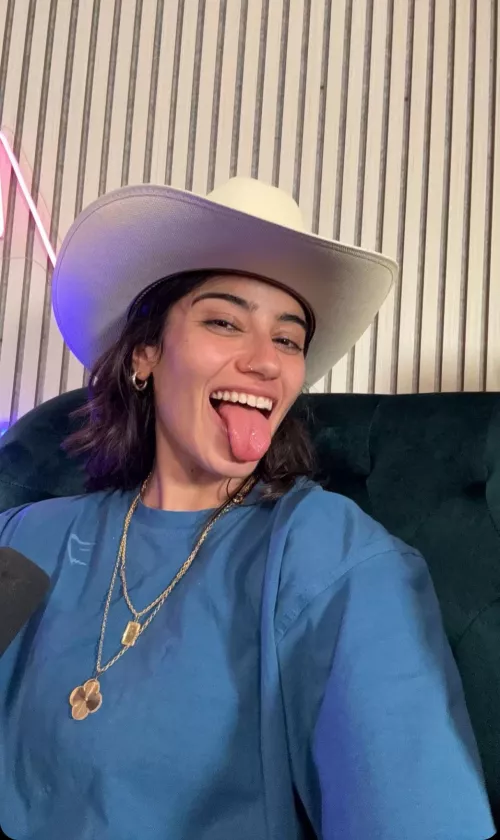 All over that tongue 😍😍