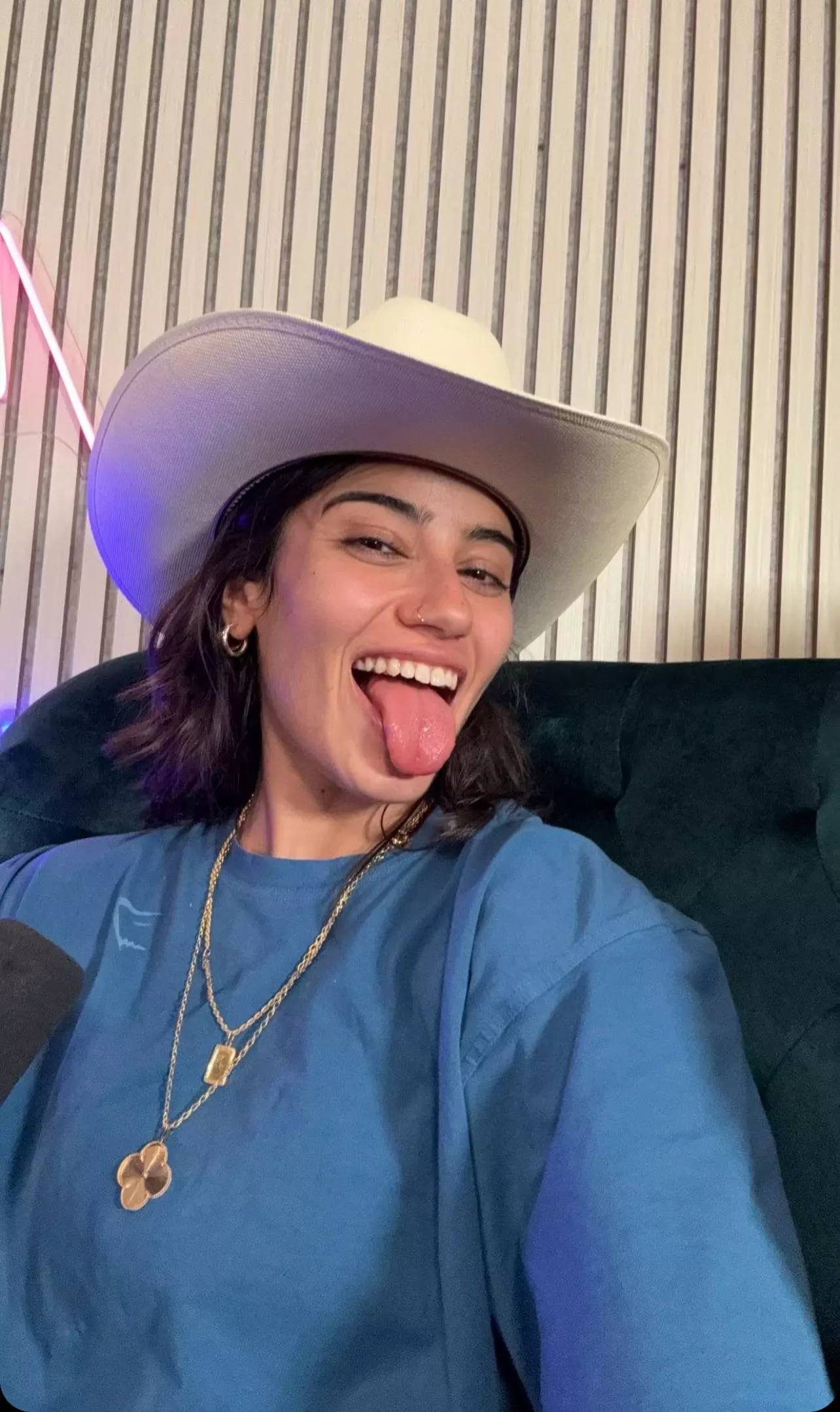 All over that tongue 😍😍