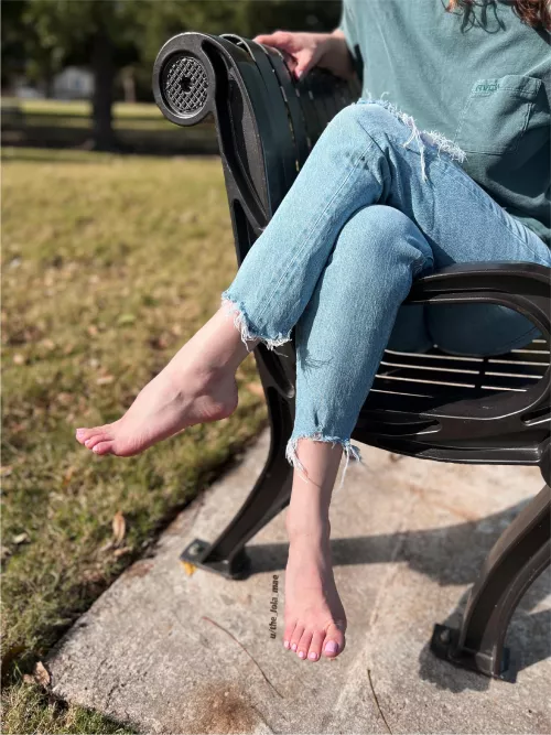 barefoot at the park ❤️