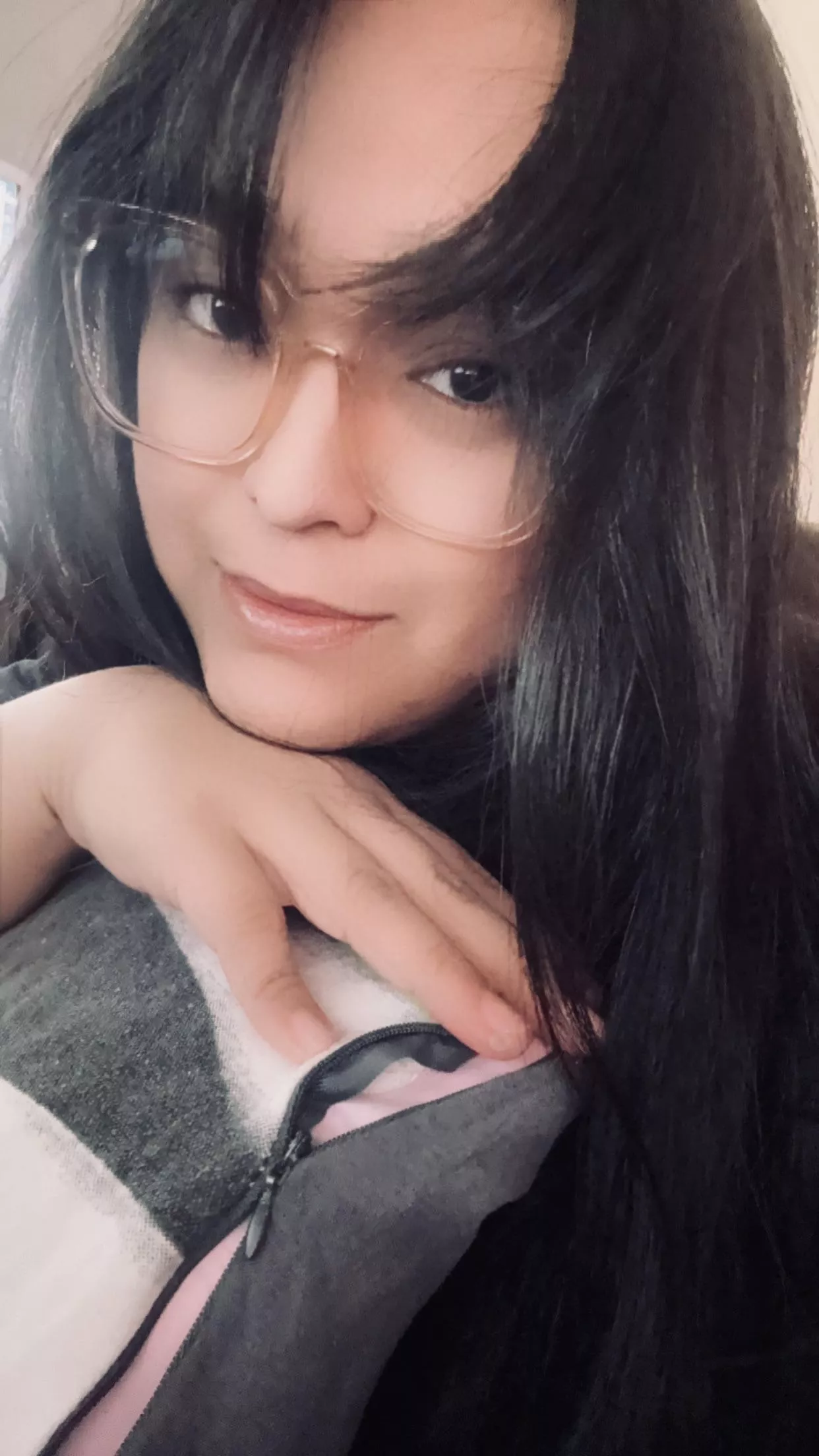 Can I be your Filipina GFE? I can verify 👉🏻👈🏻