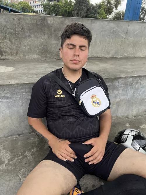 Can you see my bulge? Haha, it's so big you can see it at a glance haha. Come and touch it