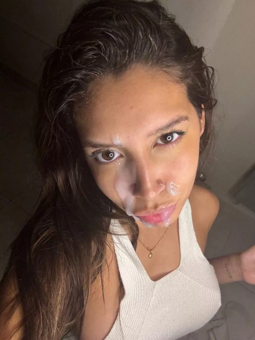 Come cuddle and give me cumfacial
