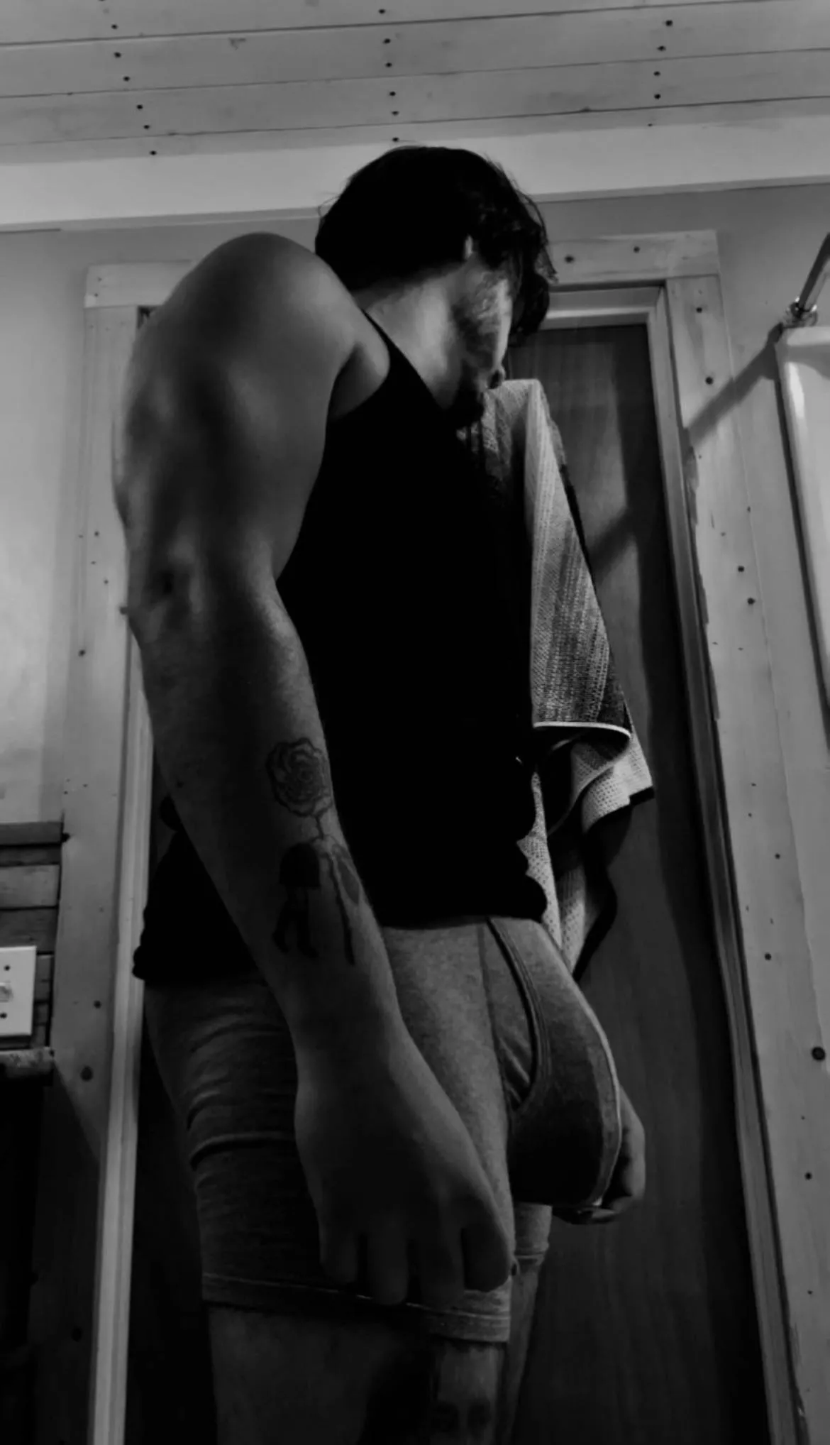 Come rub your face on my bulge 🥵