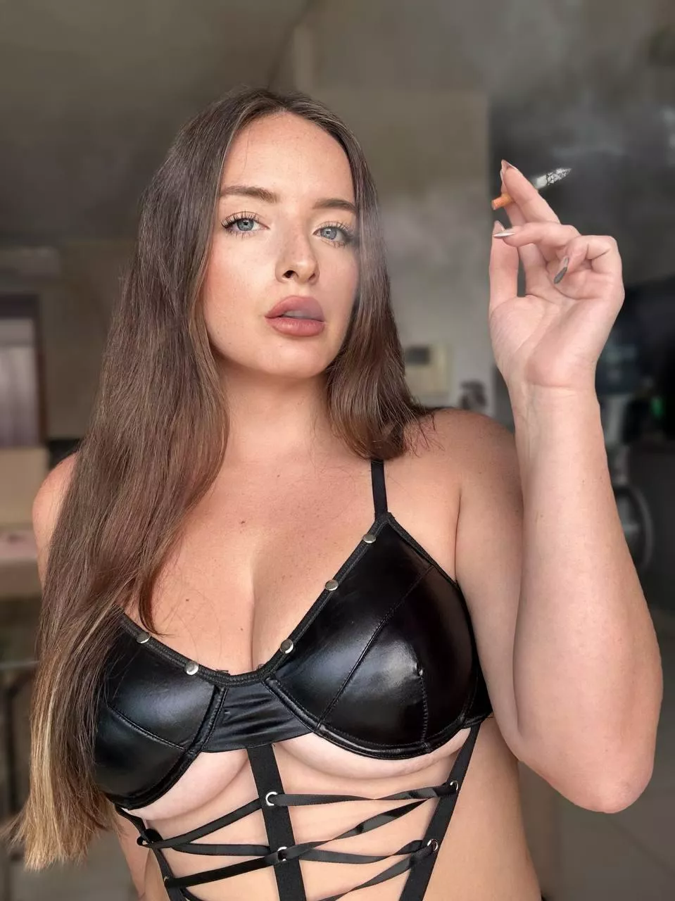 Comment your little friend size. I’ll make fun of it	