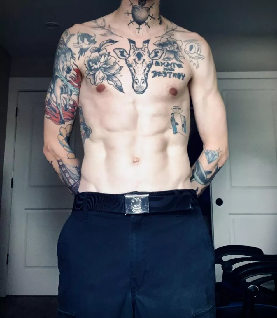 Do you like a dominant guy with tattoos? 🕸️🕷️
