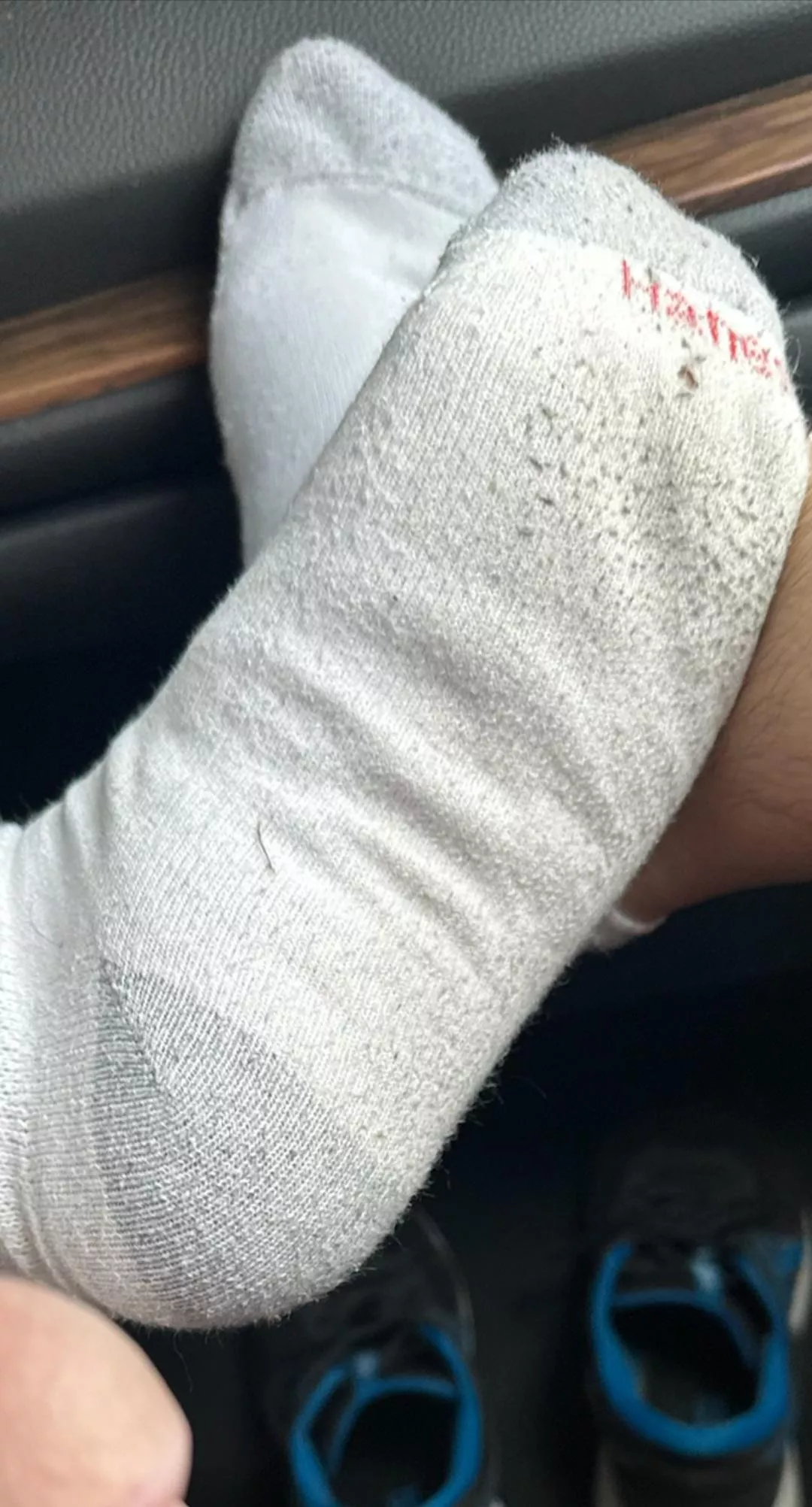 Fresh out of those sneakers! 