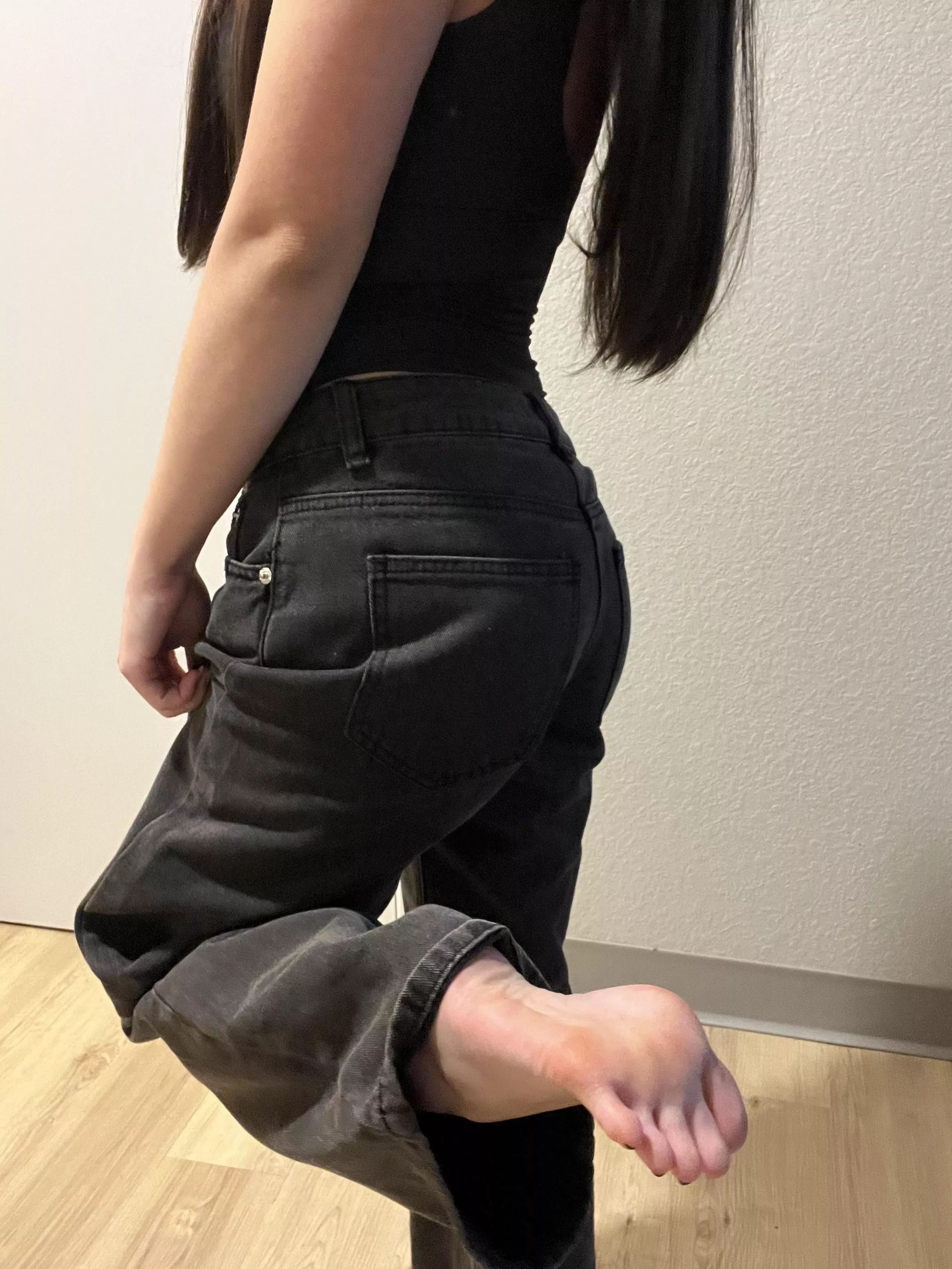 get on ur knees and lick these soles clean