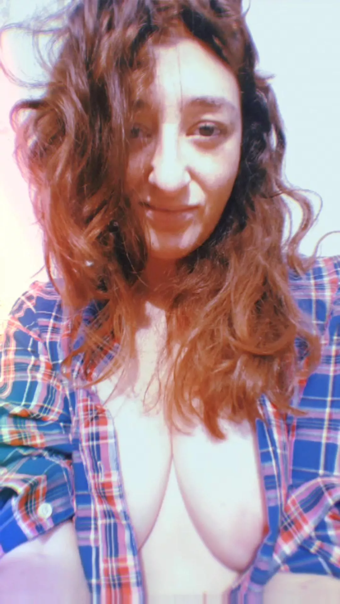 Hello there! I'm new here. Anyone said freckles??