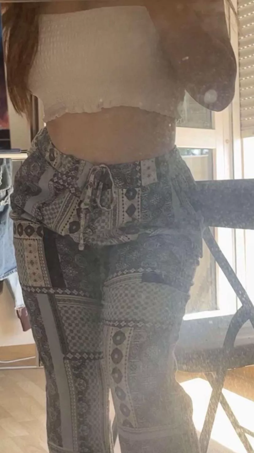 Hey schreib mir doch gerne und gib mir doch einen upvote 🤭🤤⬆️