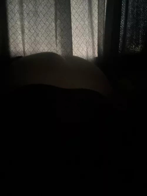 HMU bottom looking for big dick top that can host me dm me for more pics 