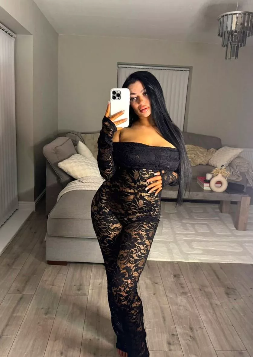 i feel so horny right now, who's up to