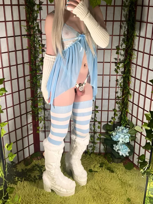 It’s getting kinda cold out… maybe we should cuddle~ 🔐❄️