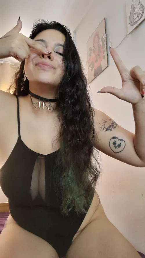 Look at you loser with your 2 inches weenie!!!!