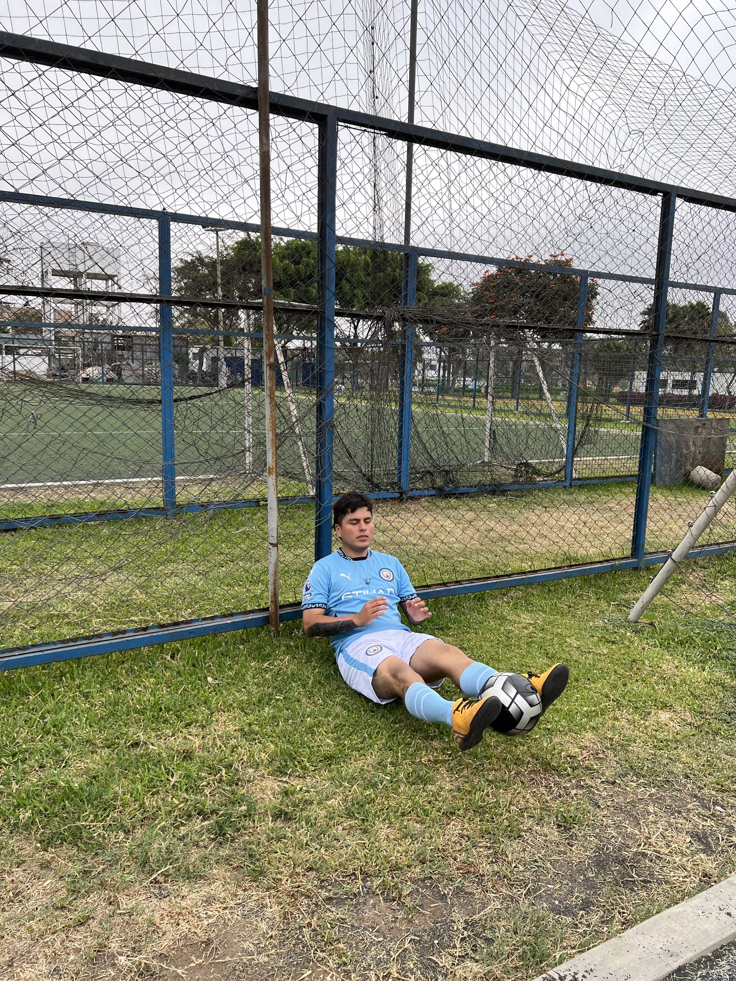 My yellow sneakers always go with me to every training session haha