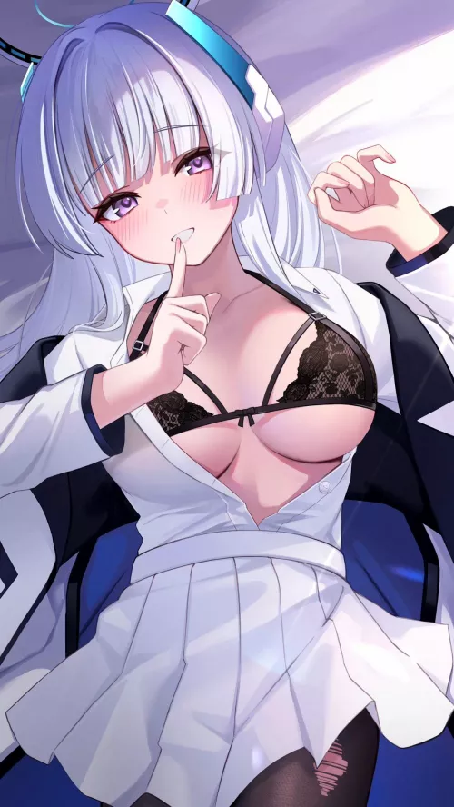 Noa wants to keep this a secret