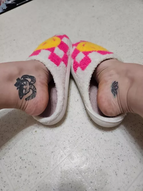 So cozy i love these new slippers 