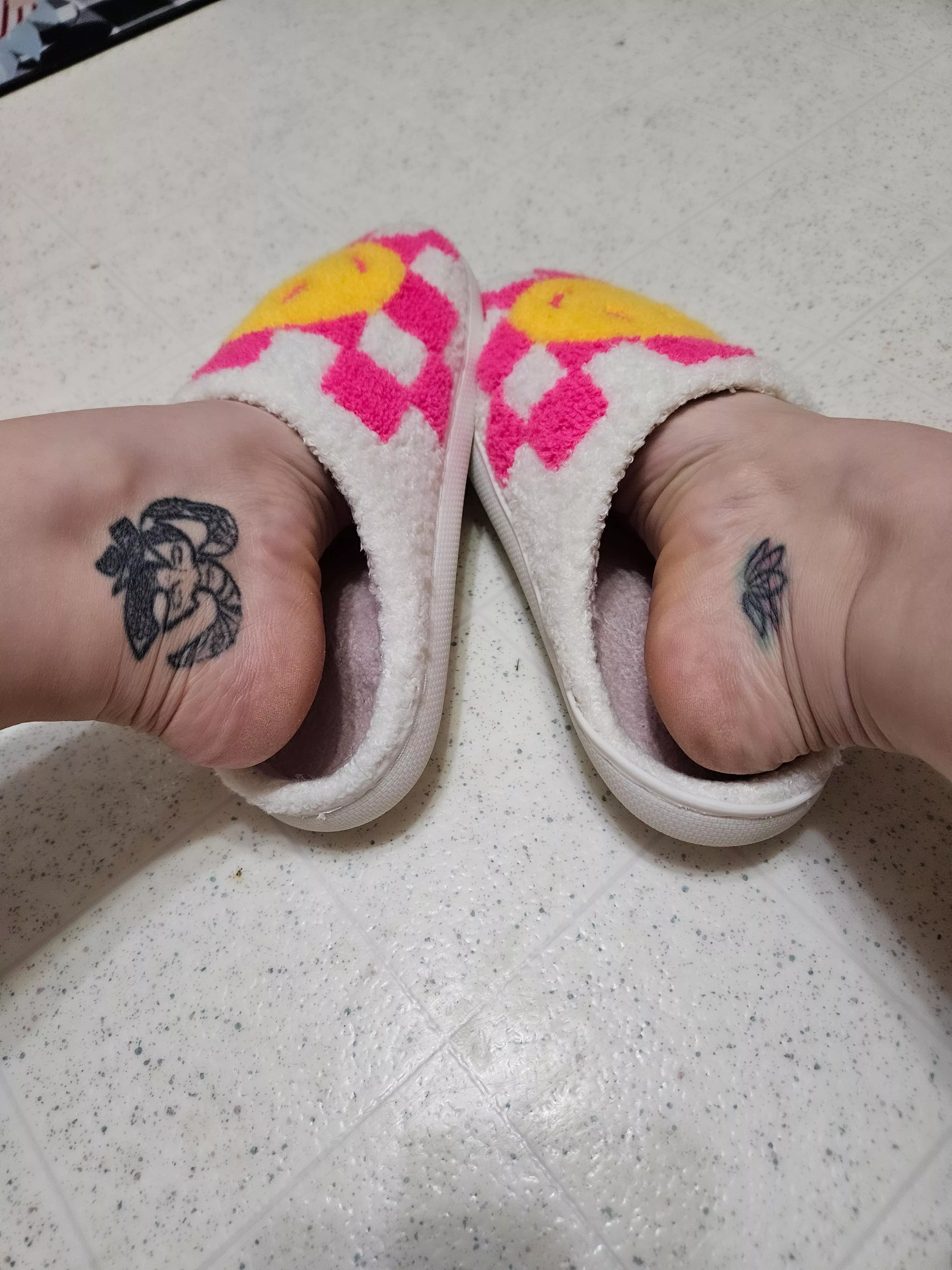 So cozy i love these new slippers 